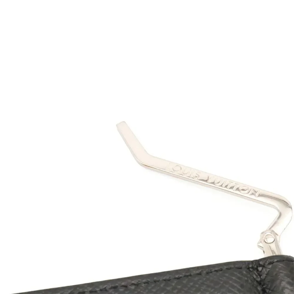 Louis Vuitton Taiga Portefeuille Pans Wallet